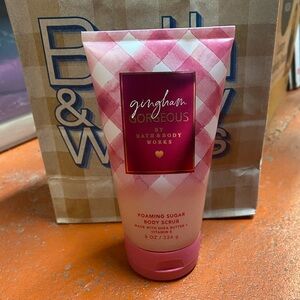 Bath & Body Works Gingham Gorgeous Foaming Sugar Body Scrub